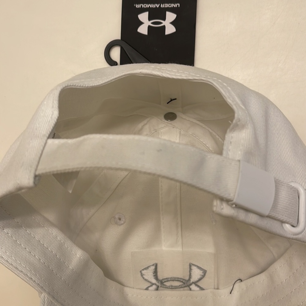- Under Armour Women’s Cap Hat - Picture 5 of 10